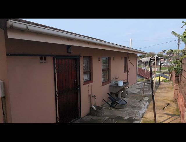 3 BEDROOM HOUSE FOR SALE IN UMLAZI Q